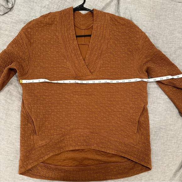 Lululemon Ripple Pullover - Picture 8 of 9